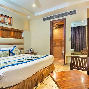 Hotel Hari Piorko Grand - 2 Min From New Delhi Railway Station